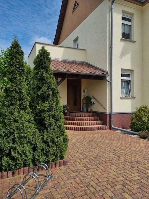 Ferienwohnung *Zur Weinbergstrasse* Lauta Esterno foto