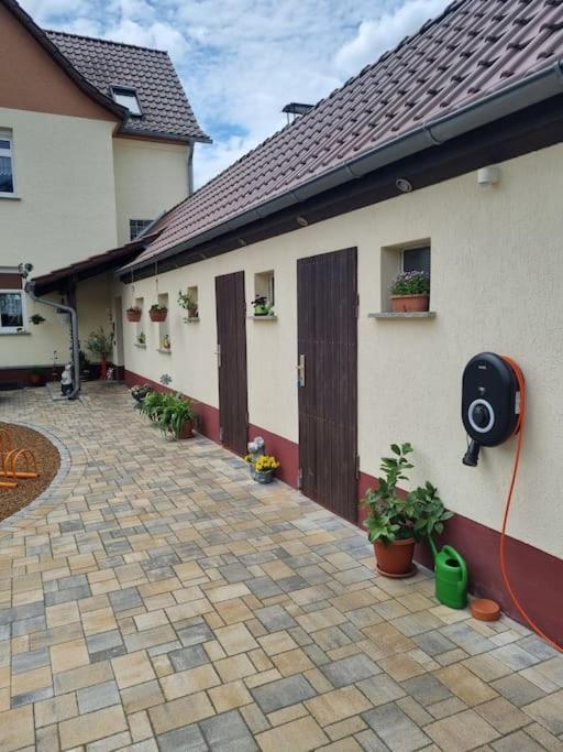 Ferienwohnung *Zur Weinbergstrasse* Lauta Esterno foto