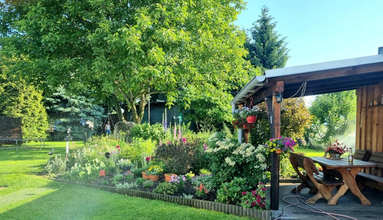 Ferienwohnung *Zur Weinbergstrasse* Lauta Esterno foto